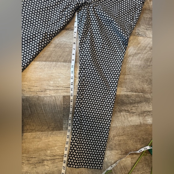 LOFT size 10 marisa skinny strip trouser pants, some stretch to fabric - Picture 8 of 9